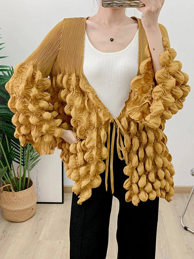 GVUW Pleated Chic Style Jackets Women V Neck Lace-up Full Flare Sleeve Solid Color Outwear New 2025 Loose Clothing 17G8022